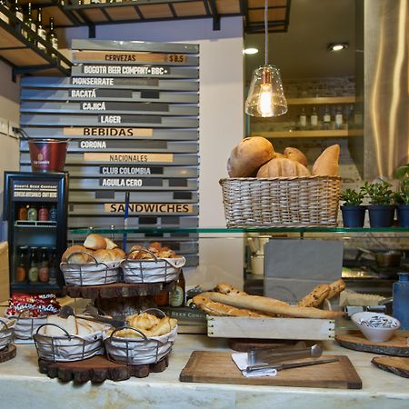 Hotel 100 Luxury Suites By Preferred Bogota Ngoại thất bức ảnh A typical display at a Spanish bakery