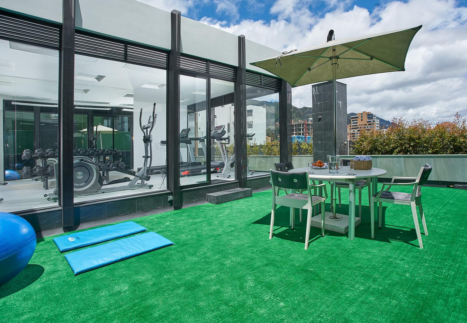 Hotel 100 Luxury Suites By Preferred Bogota Ngoại thất bức ảnh Rooftop gym