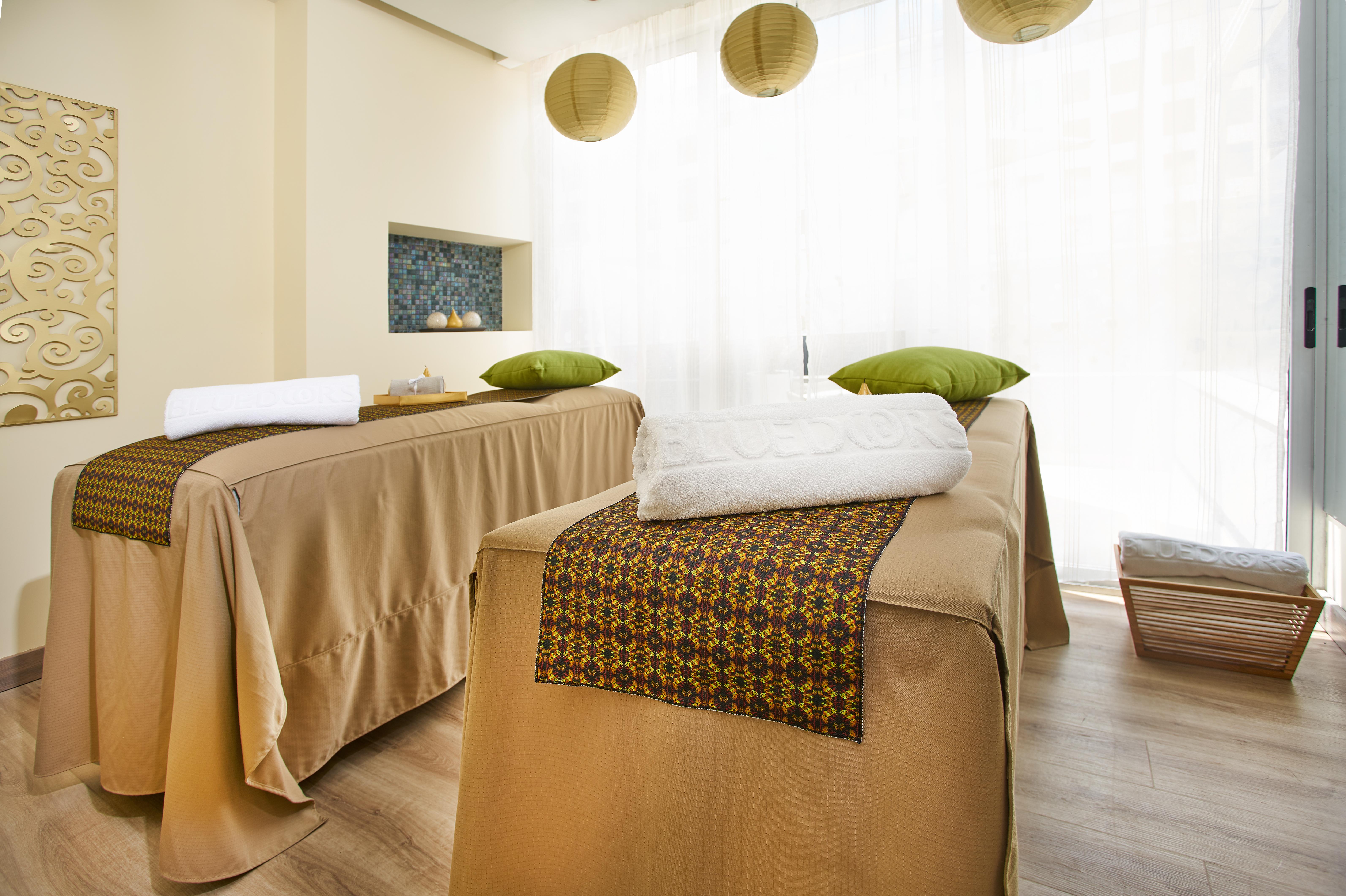 Hotel 100 Luxury Suites By Preferred Bogota Ngoại thất bức ảnh Thai massage beds