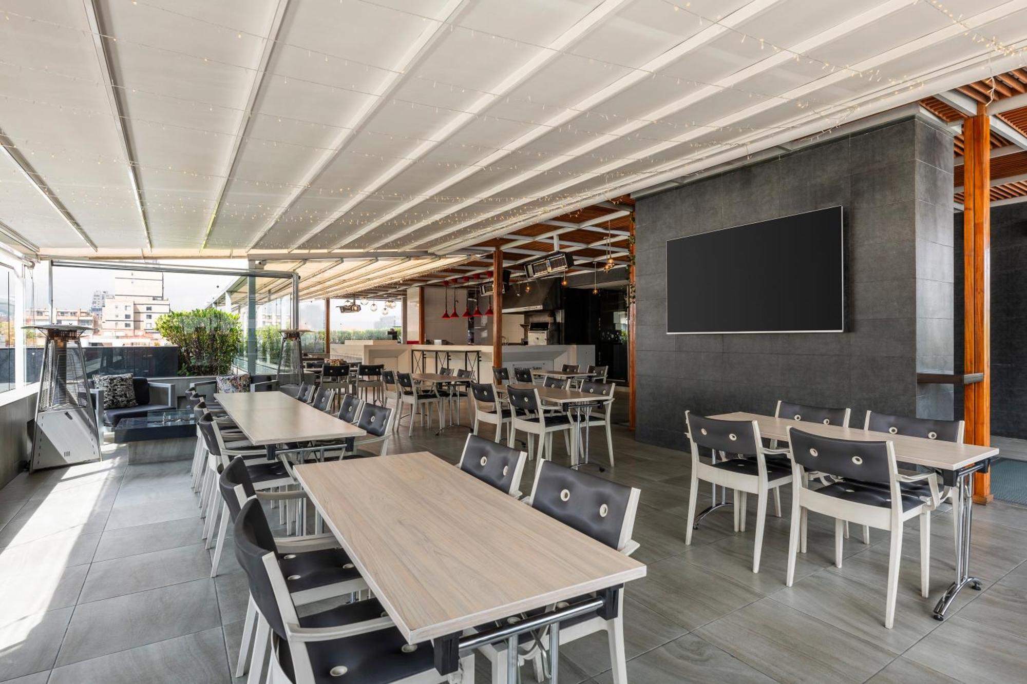 Hotel 100 Luxury Suites By Preferred Bogota Ngoại thất bức ảnh The restaurant