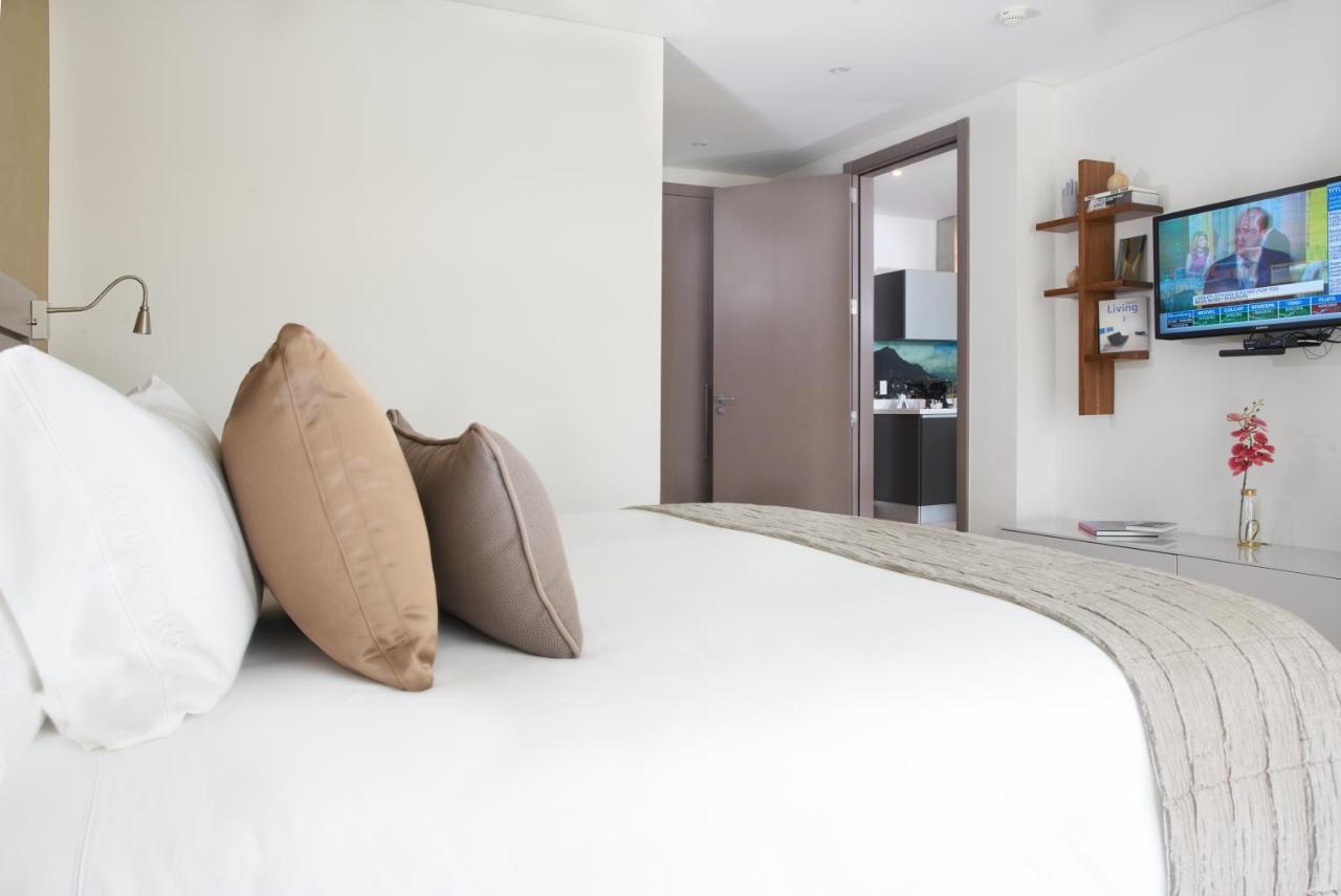 Hotel 100 Luxury Suites By Preferred Bogota Ngoại thất bức ảnh A bedroom at the hotel